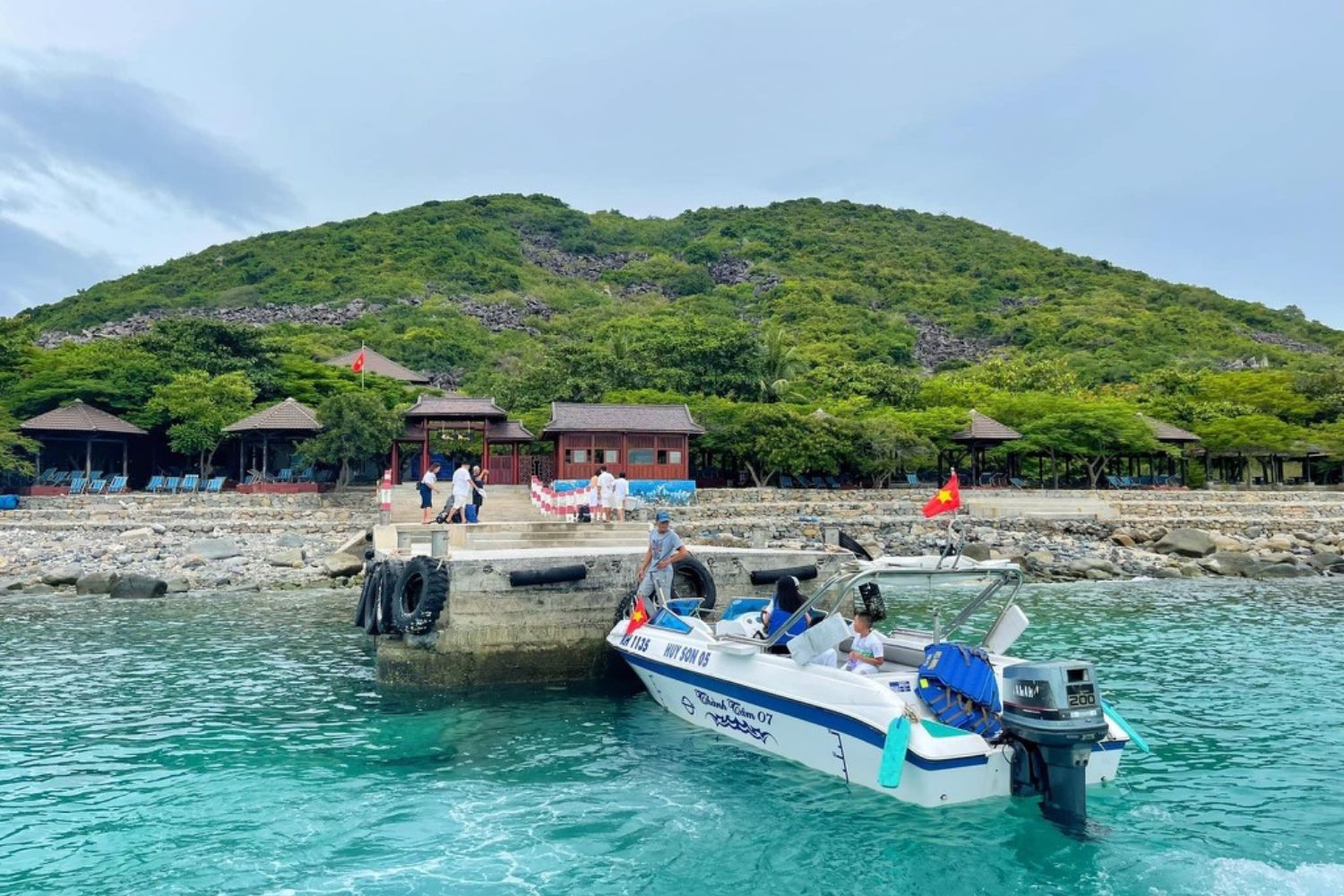 bảng giá thuê cano nha trang