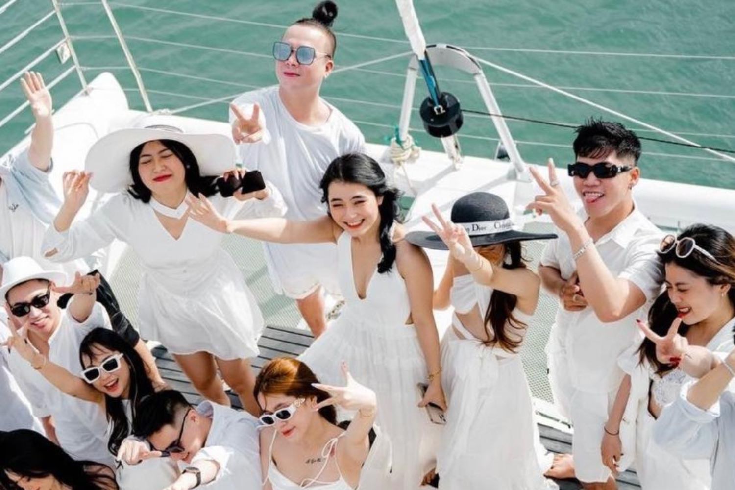 Thuê Du Thuyền Nha Trang 4 Thuê du thuyền Nha Trang