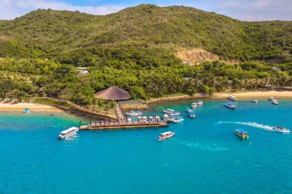 Cầu Cảng Gỗ - Địa điểm Check-in Hot tại Hòn Tằm Nha Trang 3 cầu cảng Hòn Tằm